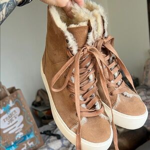 UGG Women's Chestnut Suede High-Top Platform Sneakers size 7